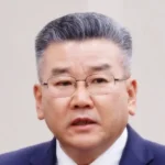 유병호 정면 모습